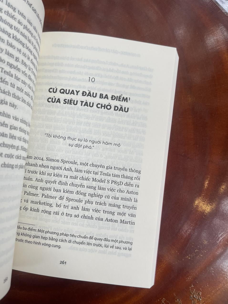 ELON MUSK ĐẶT CẢ THẾ GIỚI LÊN BỐN BÁNH XE ĐIỆN