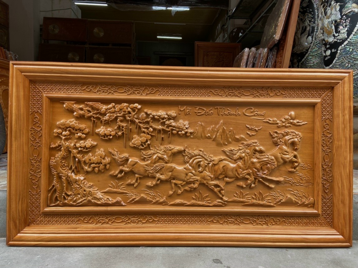Tranh điêu khắc treo tường tích mã đáo thành công bằng gỗ gõ đỏ kt 67×127×4cm