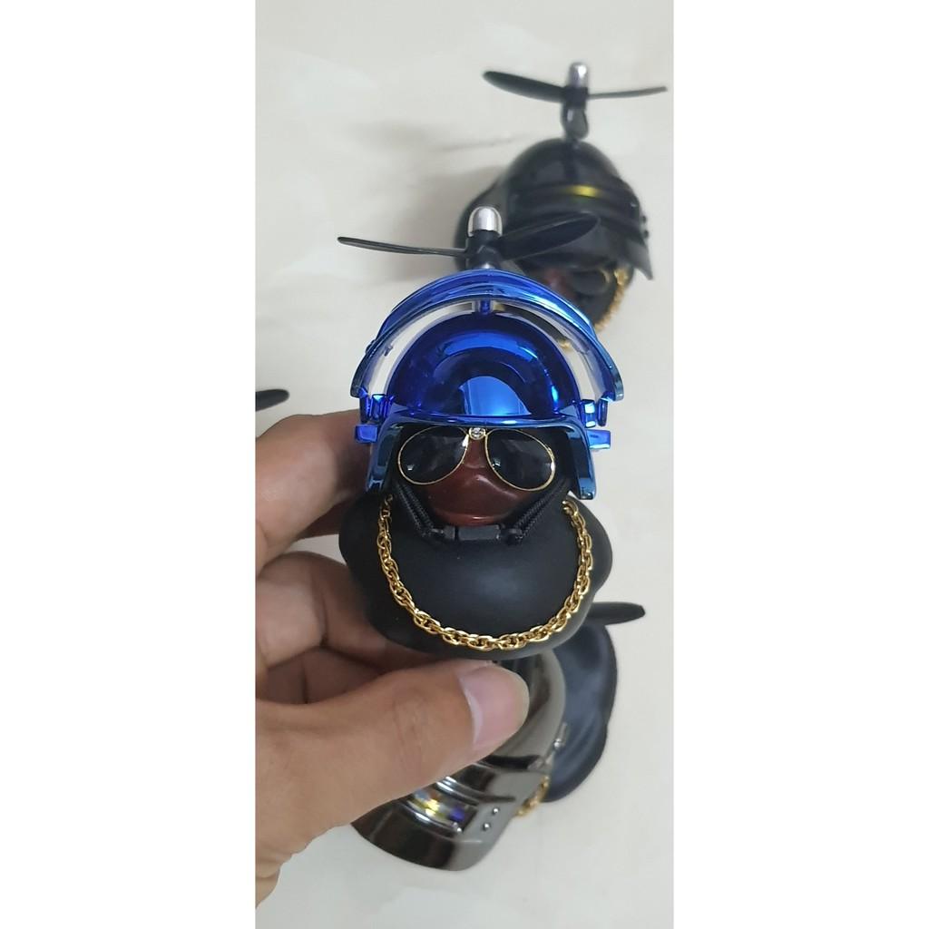 Vịt đen trang trí ô tô xe máy