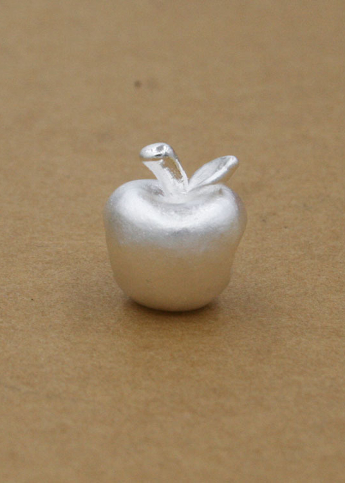 Combo 2 cái charm bạc trái táo APPLE xỏ ngang - Ngọc Quý Gemstones