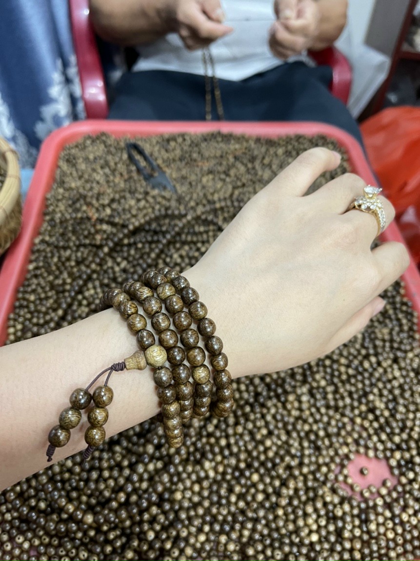 Vòng chuỗi 108 hạt trầm tốc