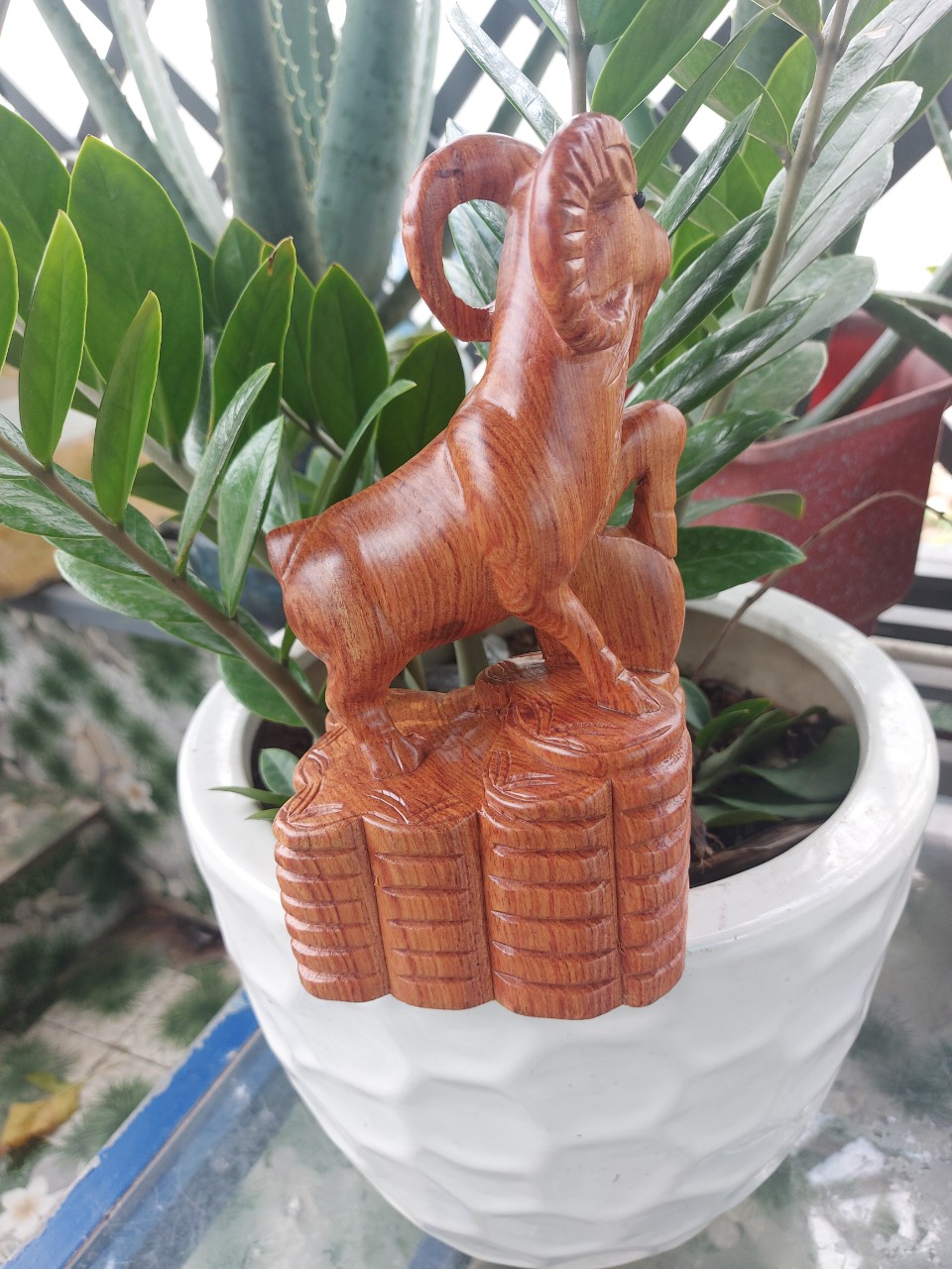 Tượng Con Dê  gỗ Hương Đá kích thước Cao 20cm