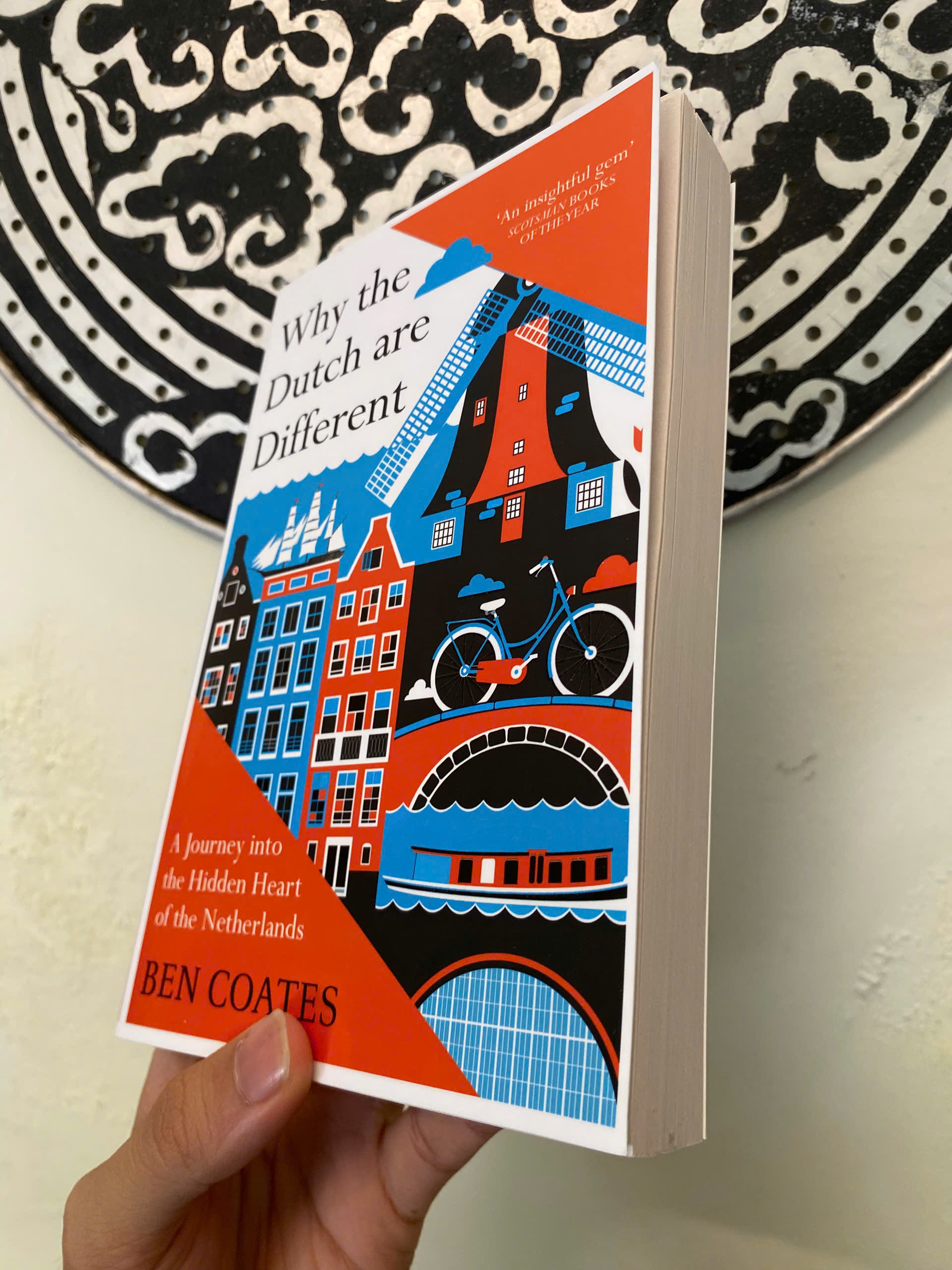 Sách - Why the Dutch are Different by Ben Coates | A Guide to Travel in Holland - Book of the Year
