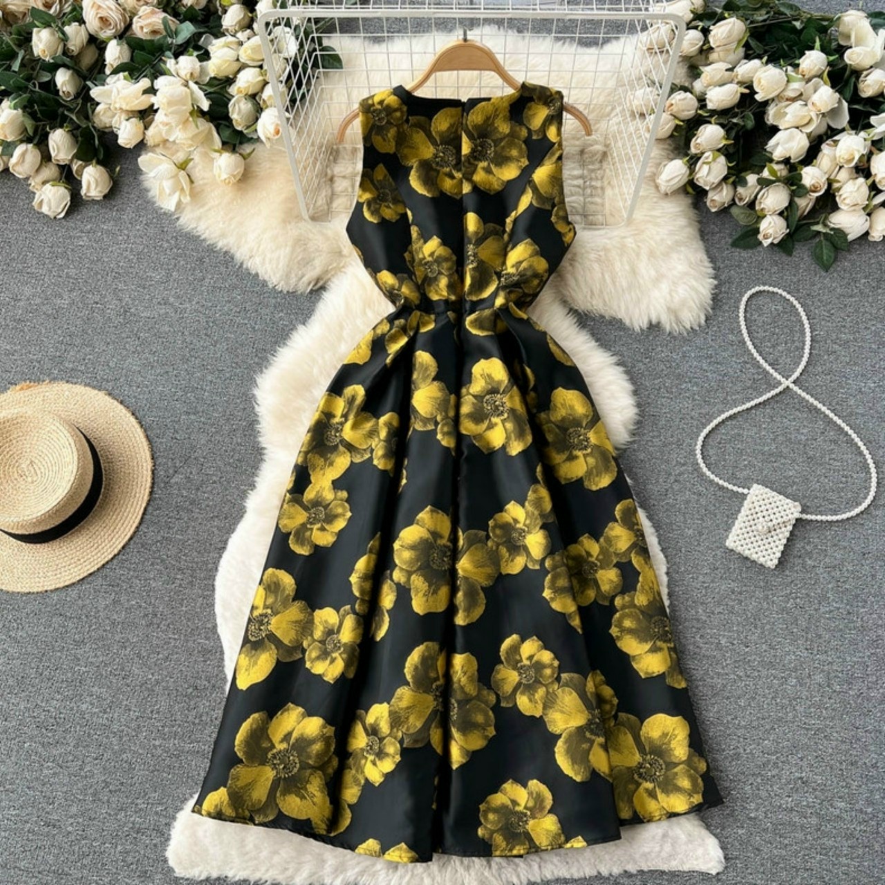 ĐẦM XÒE GẤM HOA TAY SÁT NÁCH