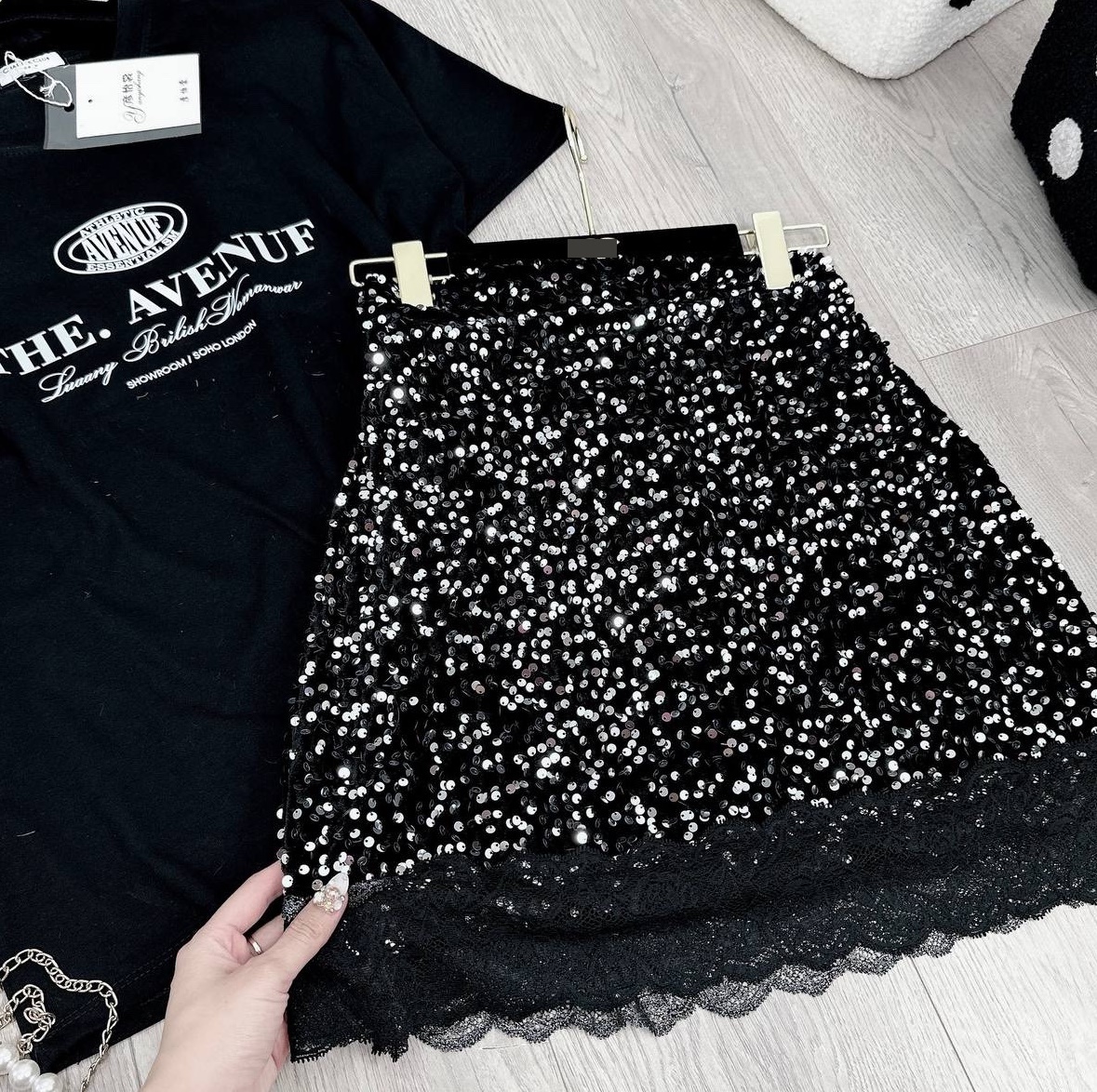 ĐẦM SET CHÂN VÁY ÔM BODY NGẮN ĐEN REN LƯNG CAO SEQUIN KIM TUYẾN ĐI TIỆC + ÁO THUN ĐEN RỘNG TAY NGẮN ĐI CHƠI DẠO PHỐ