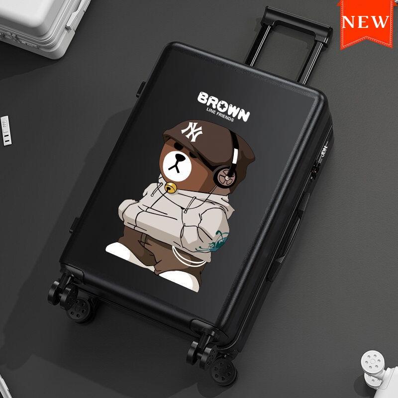 VaLi Kéo Du Lịch Mẫu Mới In Hình Gấu Đội Mũ Dễ Thương Chất Liệu Nhựa Nhám PC+ABS Dày Dặn Hàng Sẵn Kho Đủ Size 20/24/26 inch