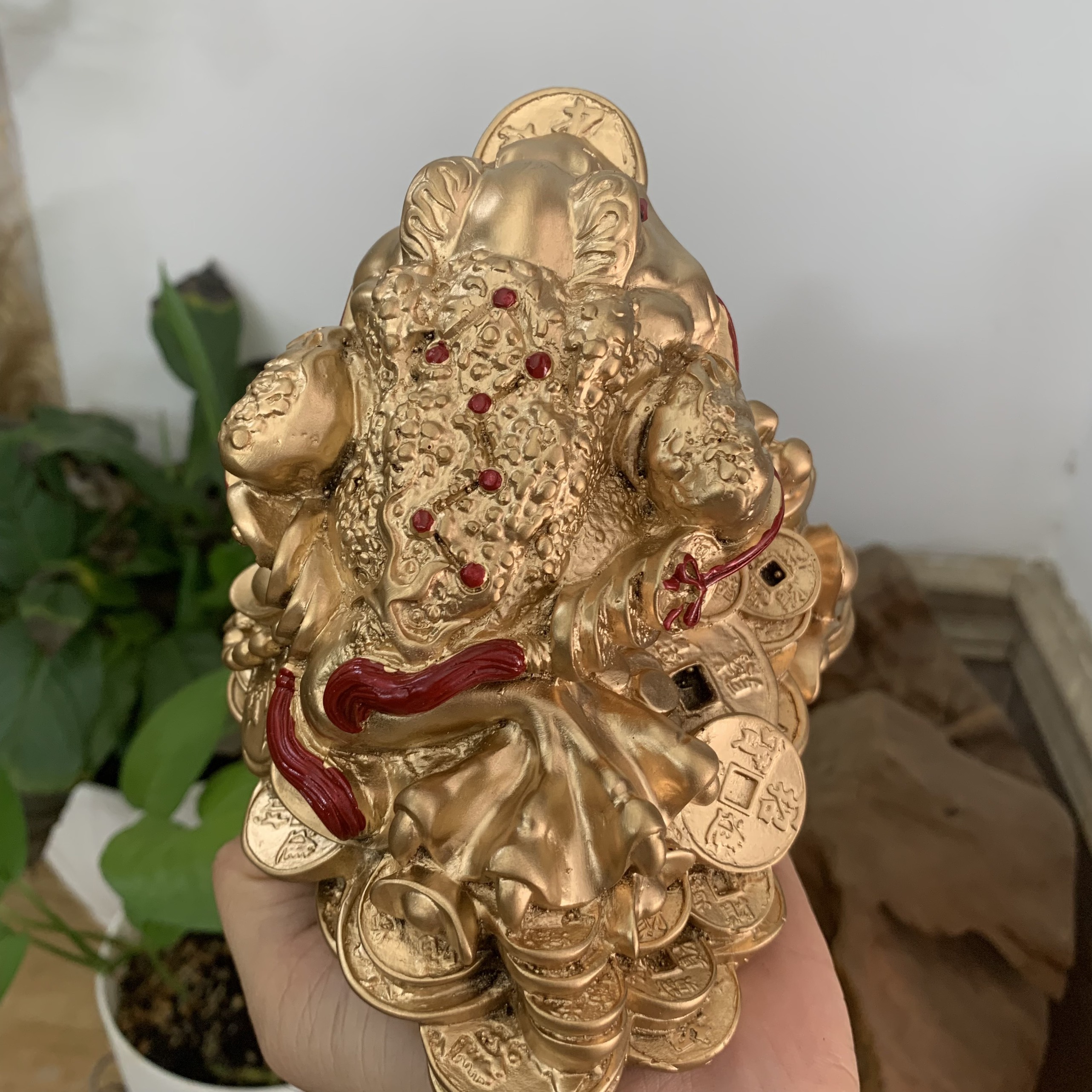 Tượng Cóc 3 chân cóc Thiềm Thừ ngậm tiền tài lộc chiêu giữ tài lộc - Chiều Cao 11cm - màu nhũ đồng