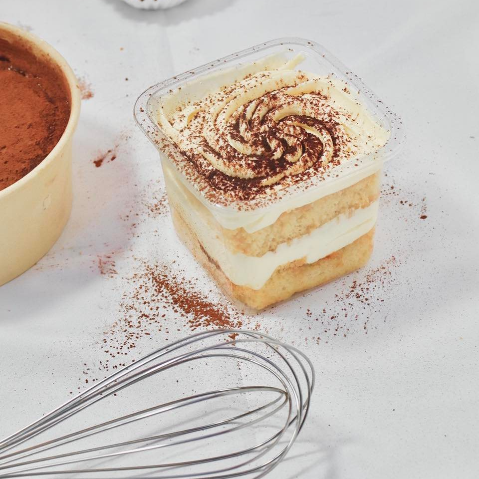 B10-08 | Set 50c Hộp Nhựa Vuông Đựng Bánh Lạnh - Bánh Mousse - Tiramisu - Rau Câu