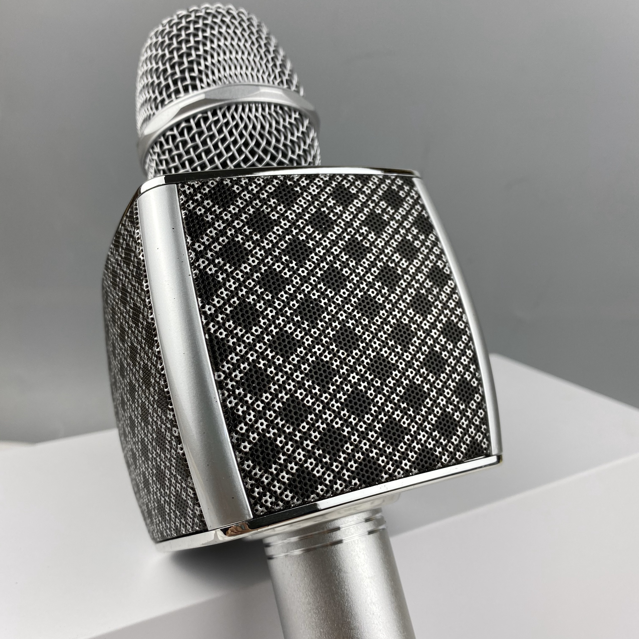 Micro Karaoke Bluetooth Cao Cấp GUTEK YS-95 Tích Hợp Loa Bass Không Dây Dùng Hát Tại Nhà Hoặc Livetream - Hàng Chính Hãng
