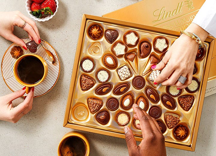 Hộp quà tặng chocolate LINDT Swiss Luxury -  40 cái