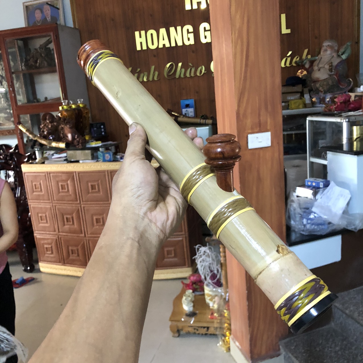 Điếu nứa chống đổ nước kèm bao da nhấc tàn nút nõ