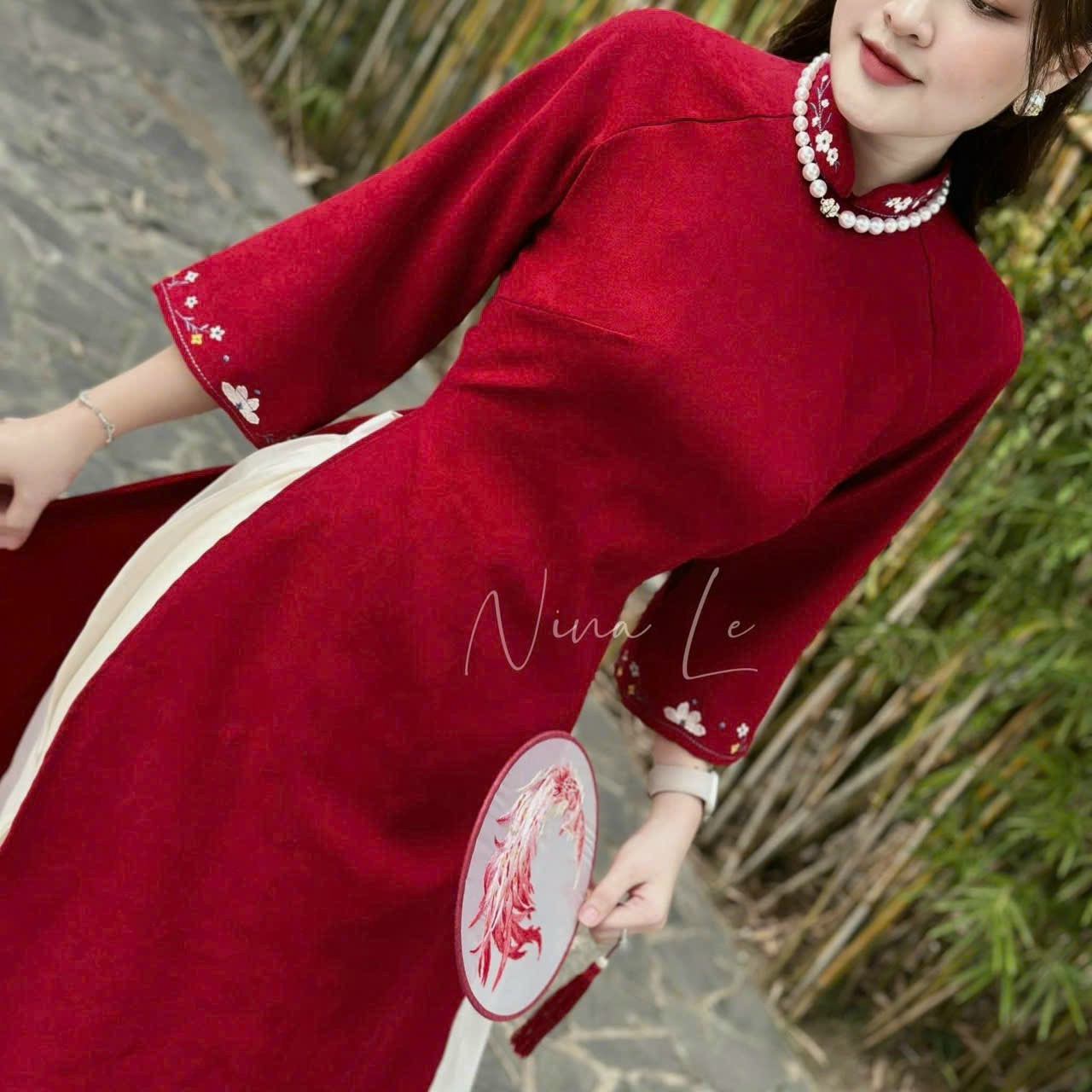ÁO DÀI ĐỎ THÊU HOA VÀ CHÂN VÁY 2 LỚP