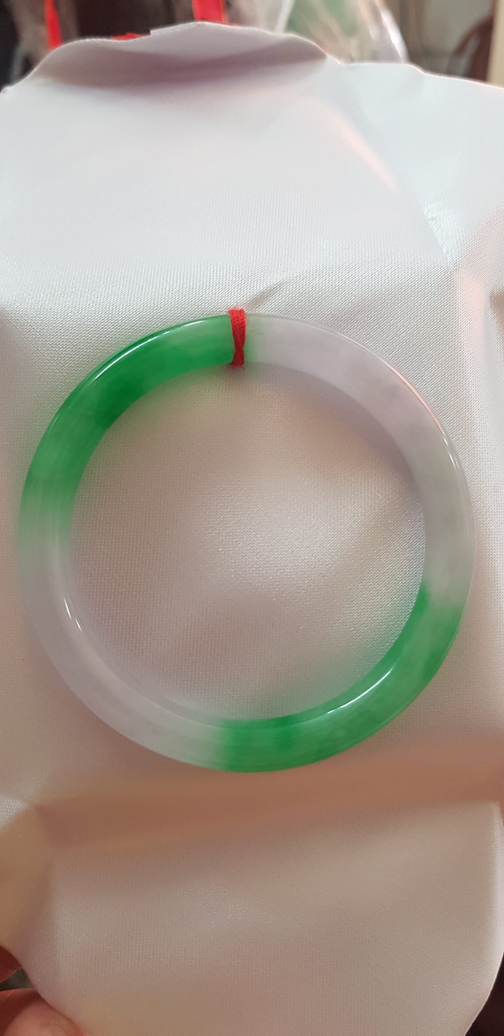 Vòng Cẩm Thạch mới TR Lý 54 mm x cọng 7,2mm Màu Xanh lý trắng đan xen đều vòng đẹp Nữ 52kg - 57kg đeo đẹp món quà tặng chính mình và người thân đeo đẹp ạ