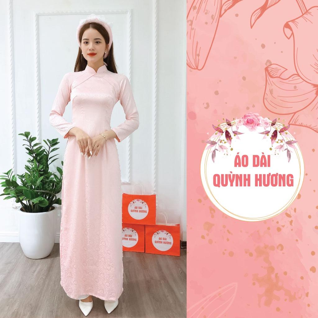 Áo dài gấm tơ đính kết đơn giản màu hồng