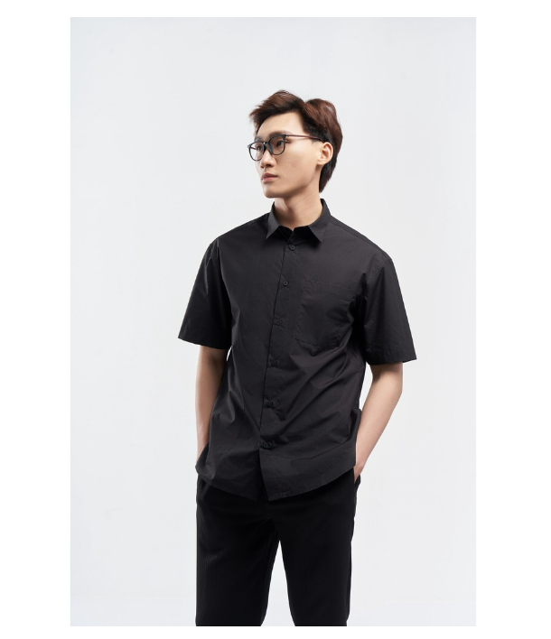 Áo sơ mi tay ngắn, túi trước ngực. LOOSE form - Routine 10S21SHS017