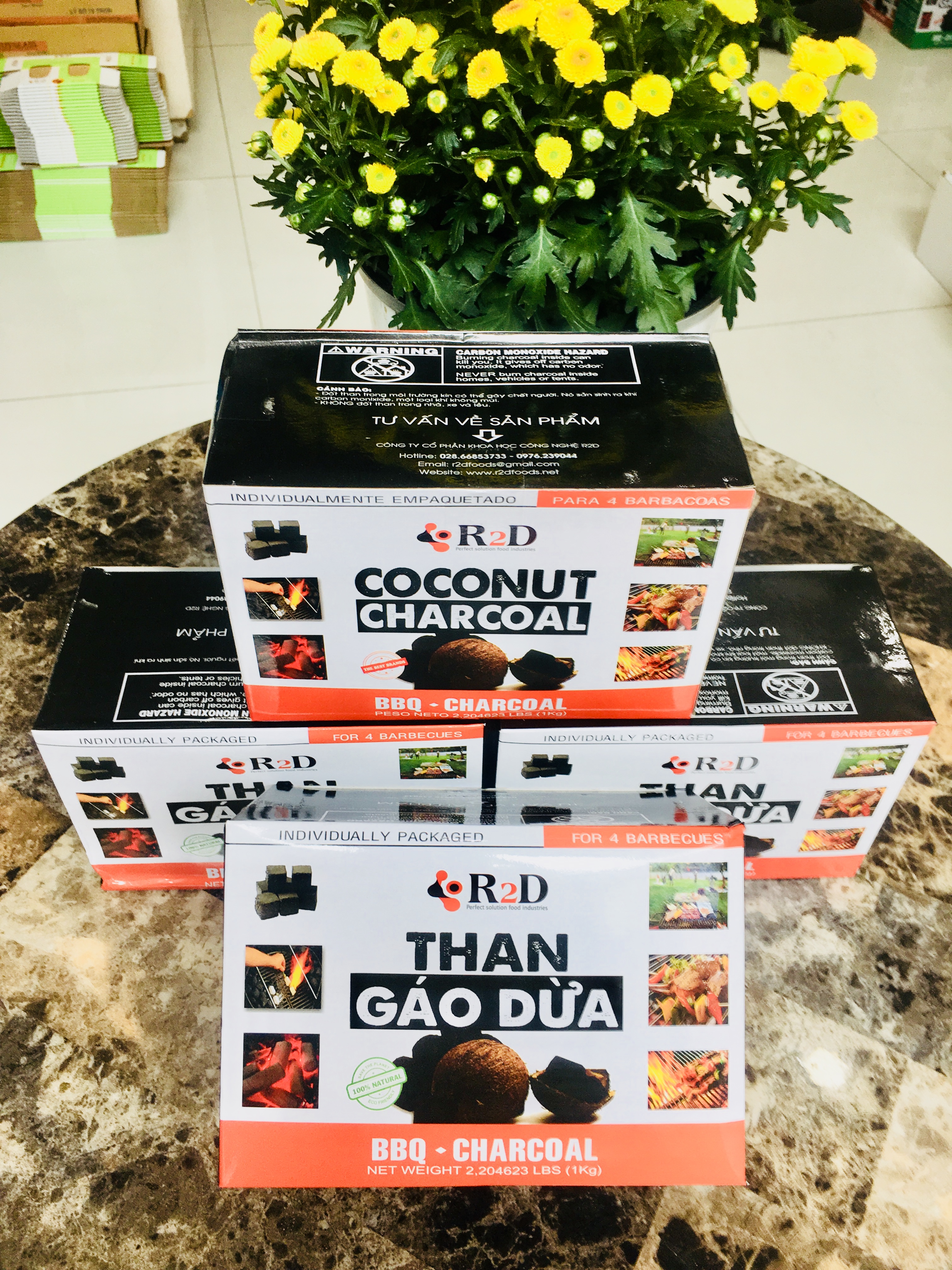 Combo 4 Hộp Than Gáo Dừa, Than Không Khói [1KG], Chính Hãng Từ Thương Hiệu R2D, Dùng Cho Tiệc Nướng BBQ,