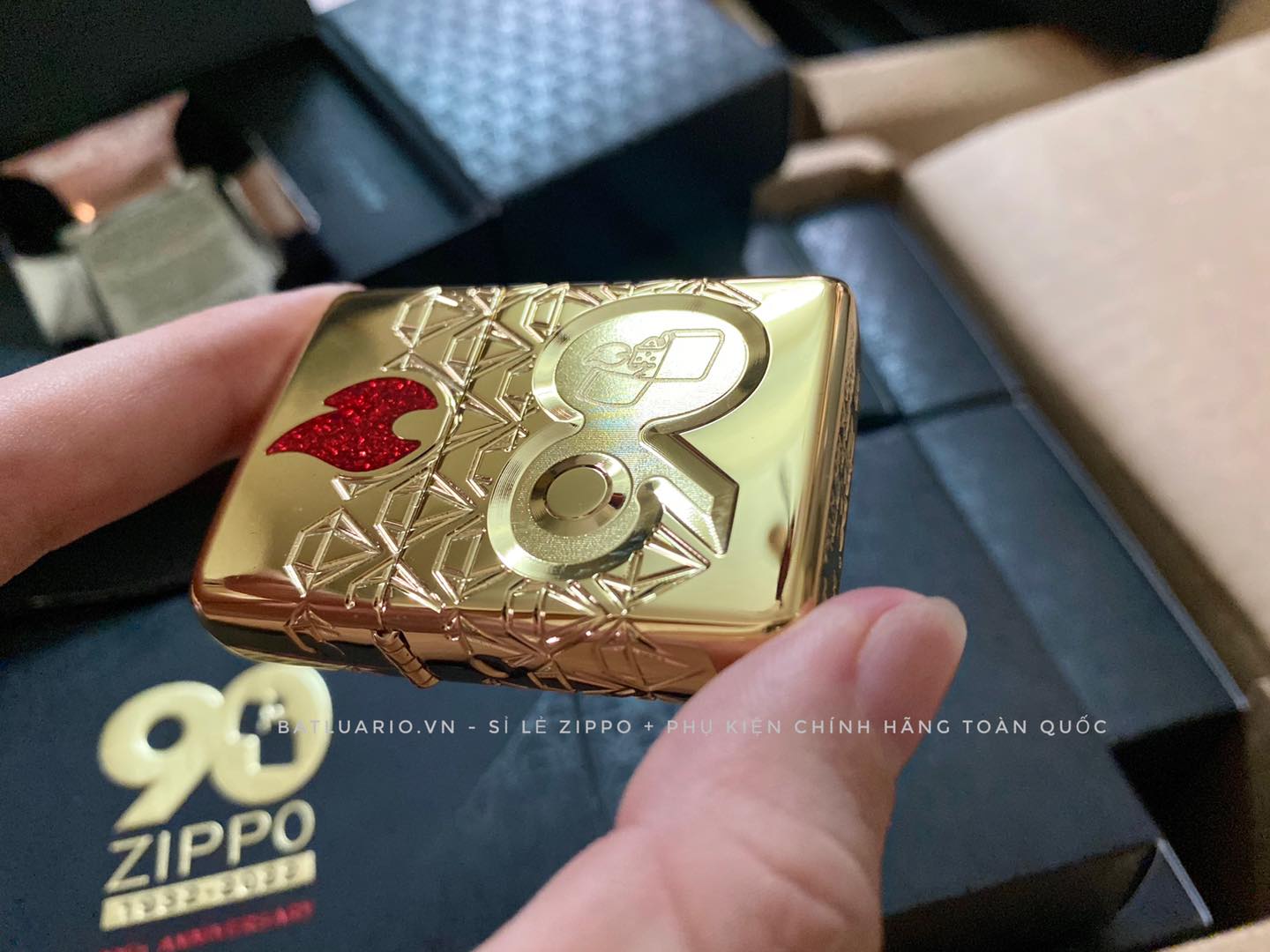 Bật Lửa Zippo 49866 – Zippo 90th Anniversary Limited Edition – Zippo 2022 Collectible Of The Year Asia – Gold Plated – Zippo Coty 2022 Asia