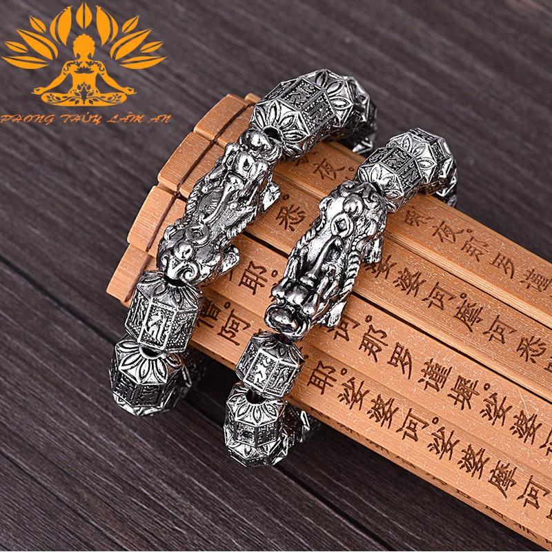 VÒNG TAY TỲ HƯU TITAN CHẠM KHẮC CHỮ PHẬT TÌNH DUYÊN MAY MẮN TÀI LỘC TẶNG KÈM HỘP GẤM CAO CẤP TÌ HƯU