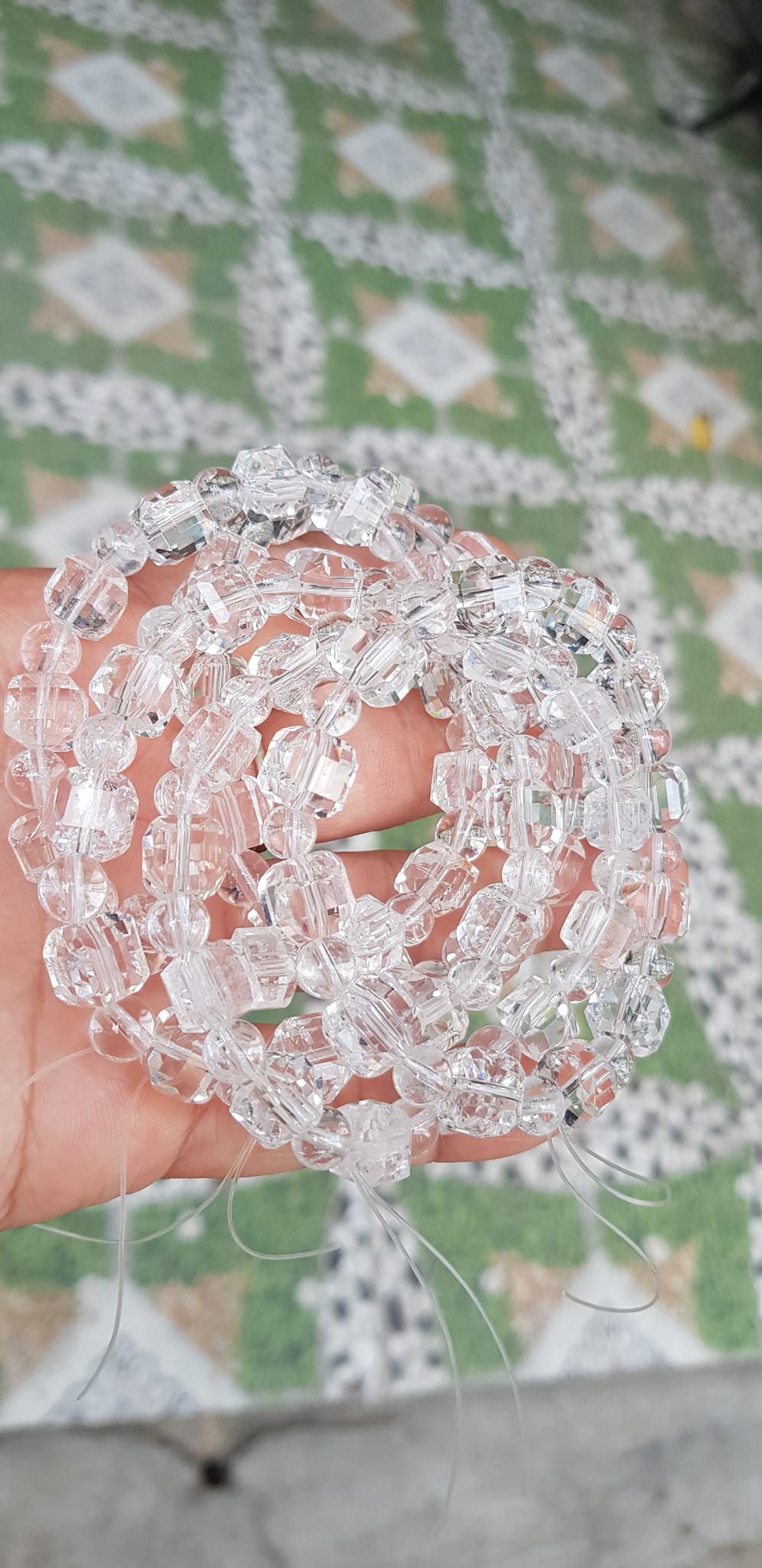 Vòng tay phong thuỷ nữ đá thạch anh trắng trong tự nhiên kiểu vuông giác tròn Size hạt vuông 10mm hạt tròn nhỏ 6mm Nữ mệnh kim mệnh Thủy đeo hợp may mắn tốt sức khoẻ công việc ạ