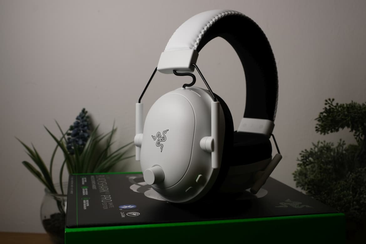 Tai nghe không dây chùm đầu Razer BlackShark V2 Pro-Gen 2 (2023)-Wireless Gaming Headset_Mới, hàng chính hãng