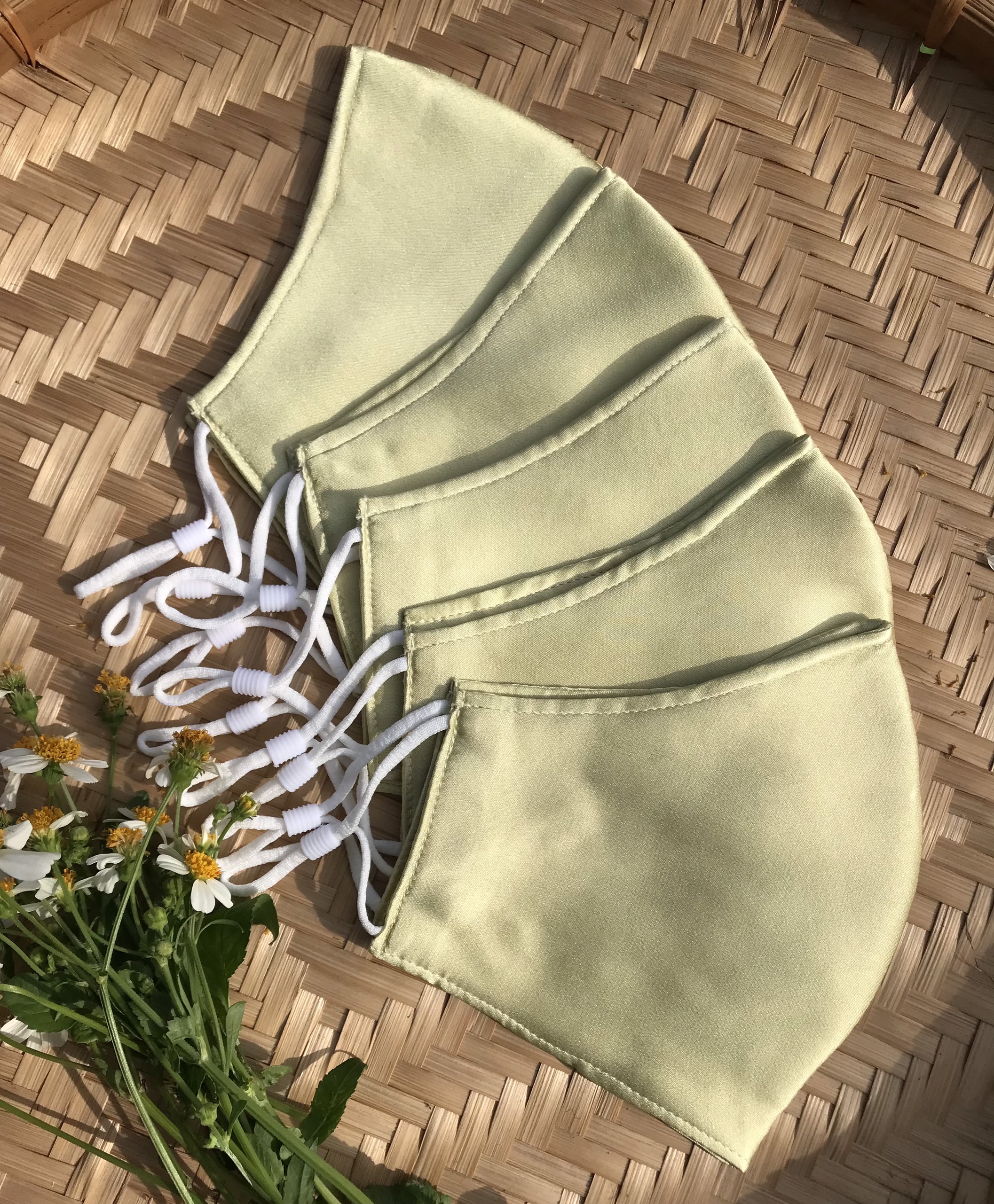 Mulberry silk facemask- Khẩu trang lụa tơ tằm tự nhiên 3 lớp unisex, gồm 2 lớp vải lụa tơ tằm + 01 lớp bông tơ tằm