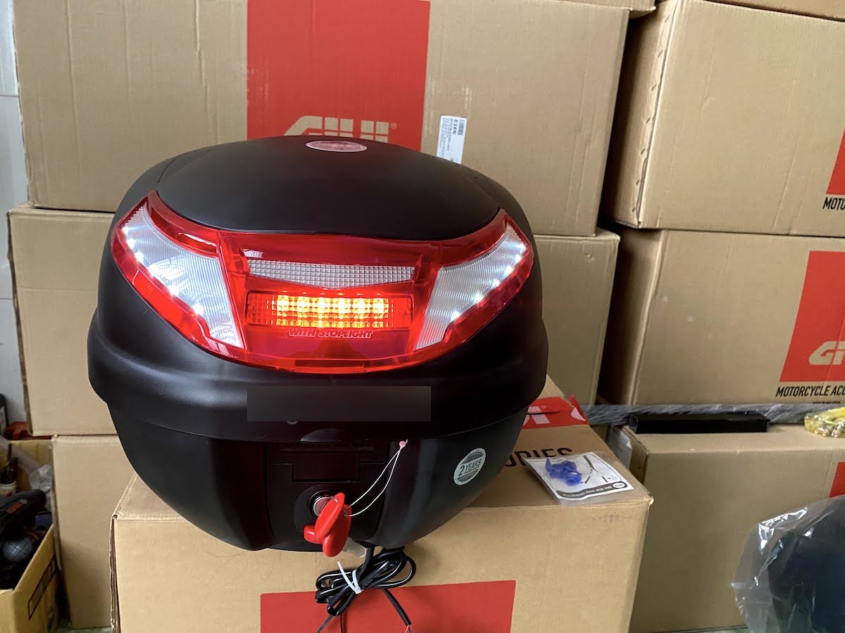 Thùng Sau Givi E350RN-S3 Dung Tích 35 Lít Có Đèn Led Hàng Chính Hãng