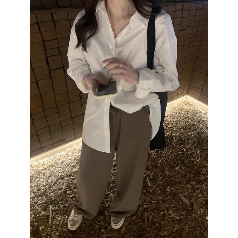 Áo sơ mi xẻ lưng