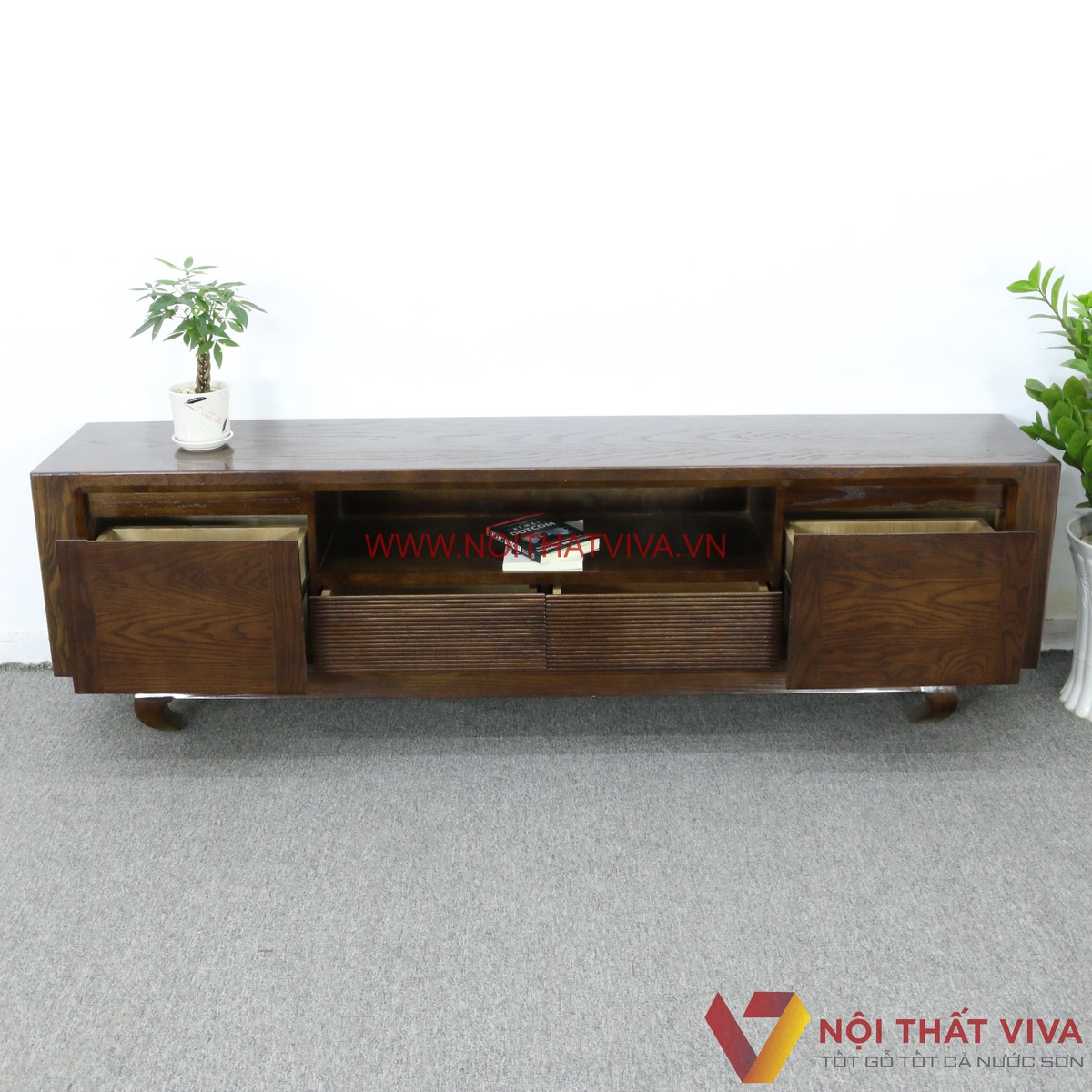 Kệ Tivi Gỗ Sồi Nga Màu Óc Chó Chân Xoắn Mẫu Mới Đẹp