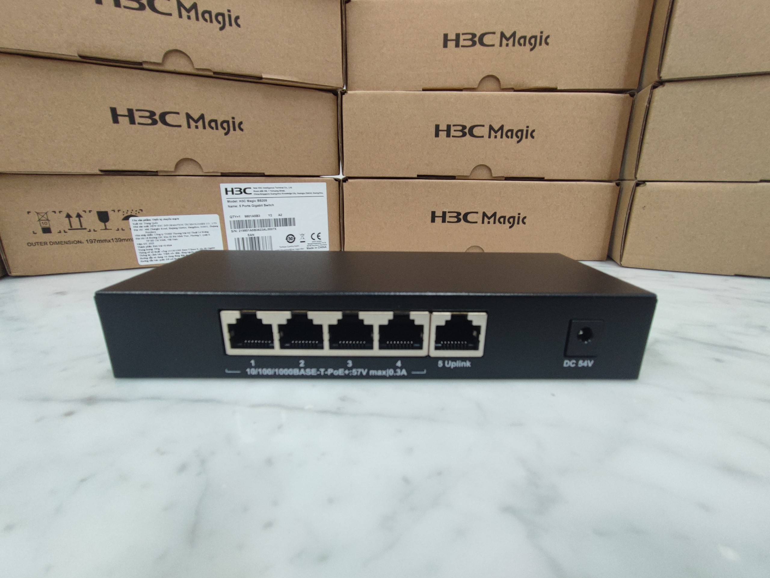 Bộ Chia Mạng Switch Để Bàn H3C BS205T-P 4 Cổng PoE/PoE+, 1 Cổng Uplink Gigabit - Hàng Chính Hãng