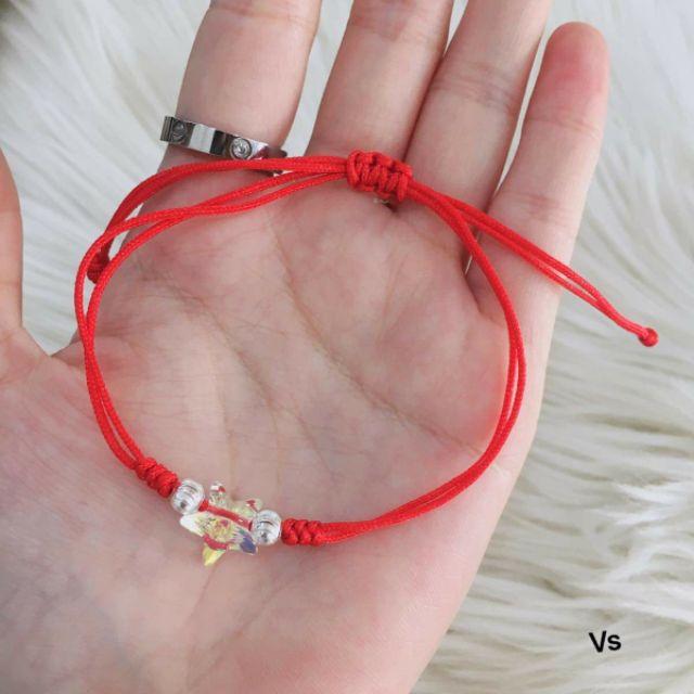 Vòng chỉ đỏ ngôi sao pha lê bi bạc