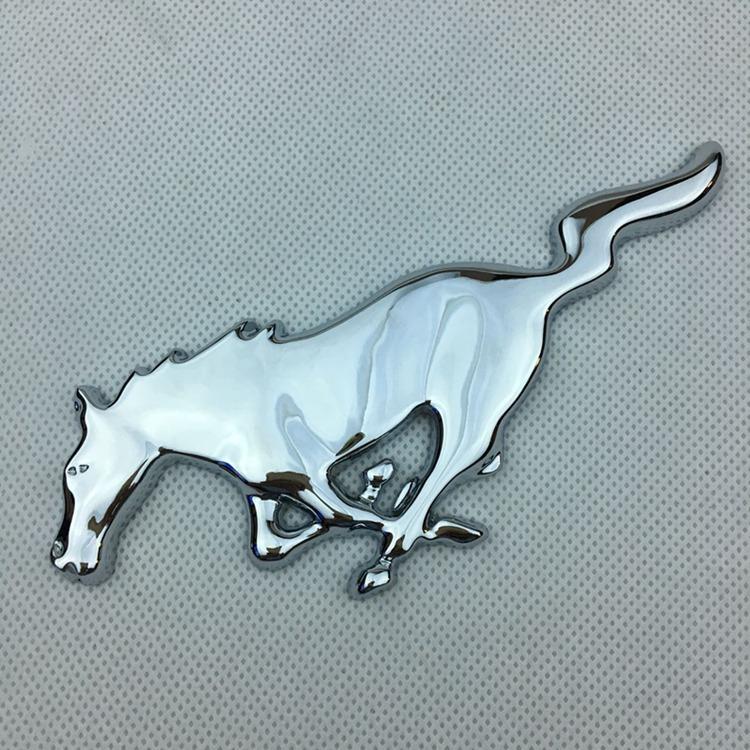 Phong cách mới nhất phù hợp với logo xe Mustang sửa đổi trong mạng tiêu chuẩn Ford mới Mondeo Mustang xe logo kim loại nhãn cơ thể