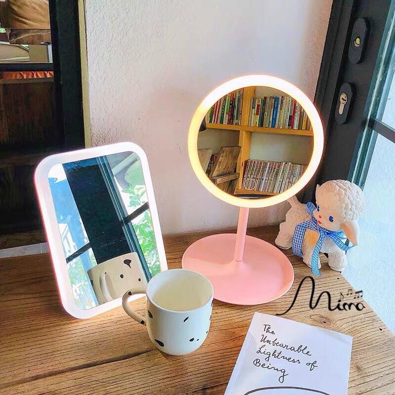 Gương trang điểm đèn led 3 màu màn hình cảm ứng siêu nét kích thước 18x13x2cm để bàn tiện lợi xinh xắn