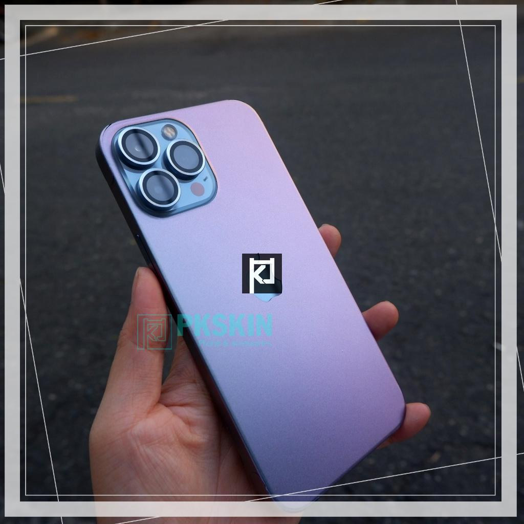 Miếng dán skin ánh tím cho iphone 12 , 12 pro max , 12 mini , 12 pro , 13 ,13 pro , 13 pro max , 13 mini , 11 , 11 pro