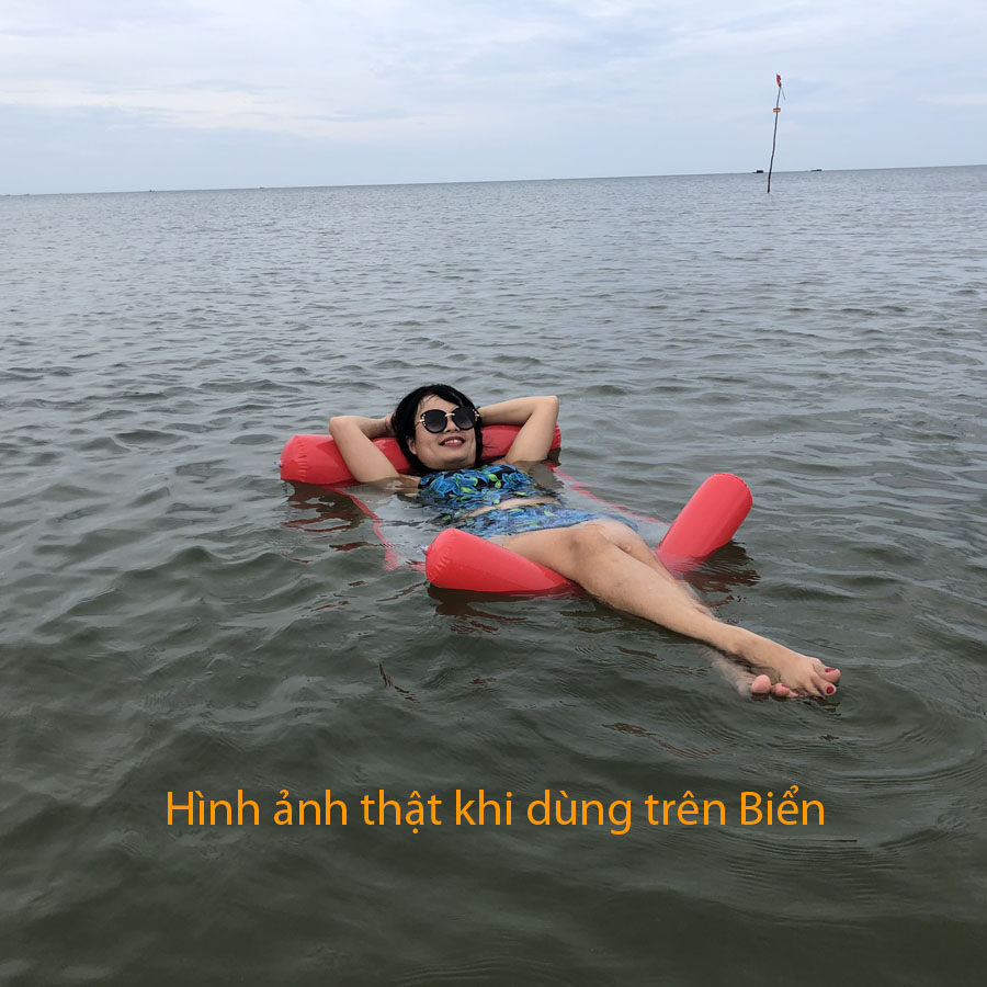 Phao hơi nằm trên mặt biển