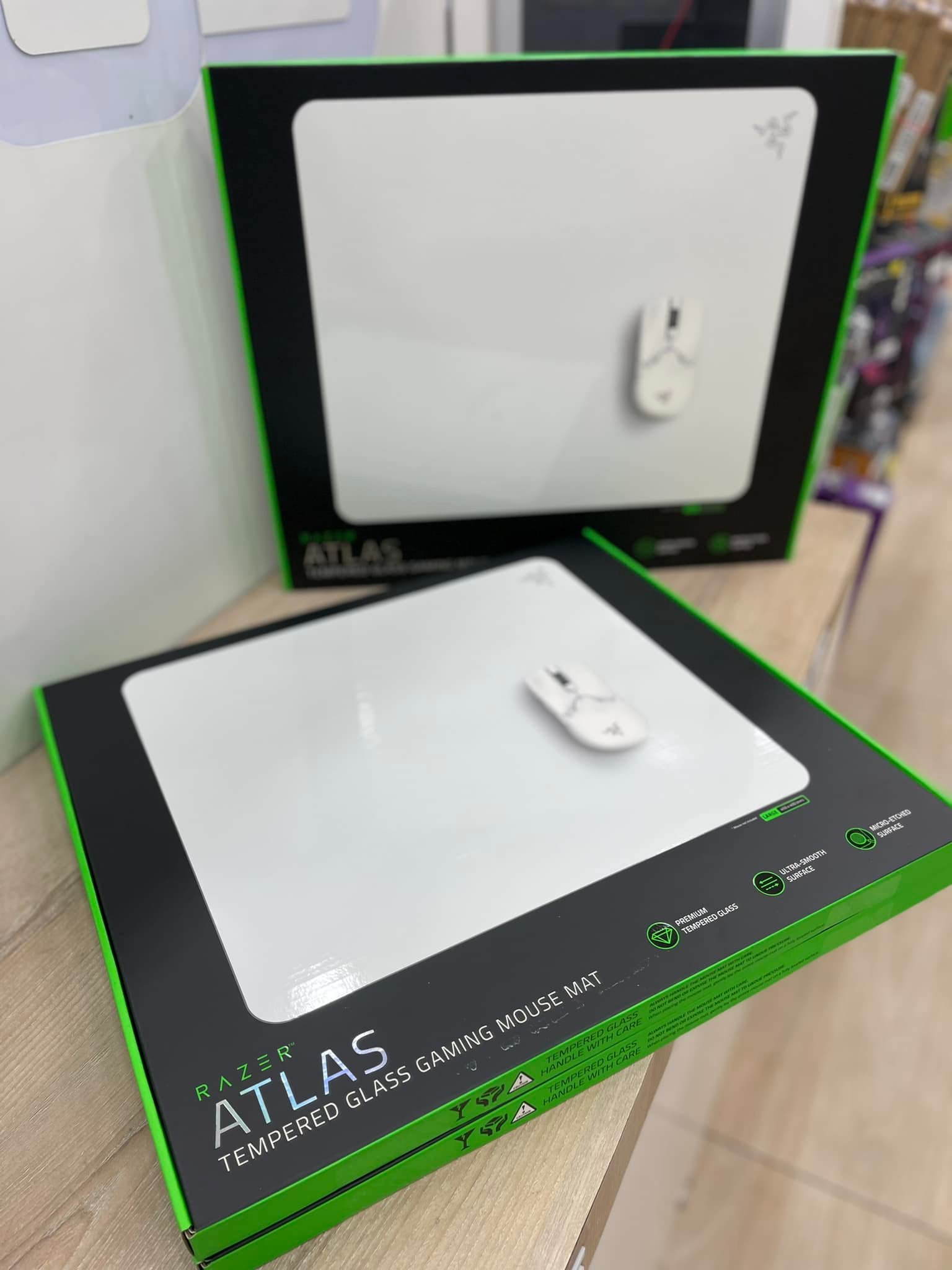 Bàn di chuột kính cường lực Razer Atla s - Hàng chính hãng