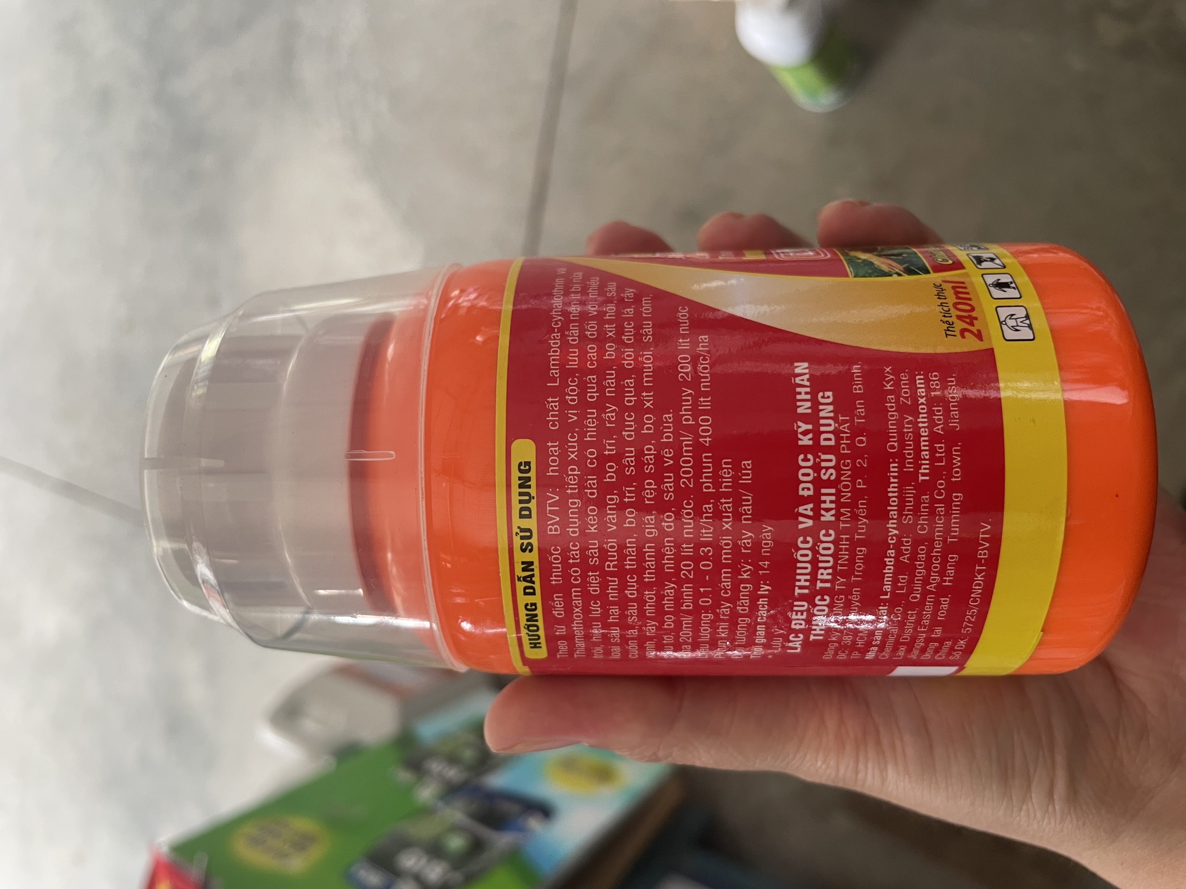 thuốc trừ sâu YAPOKO 250SC đặc trị ruồi vàng, bọ trĩ va côn trùng chít hút