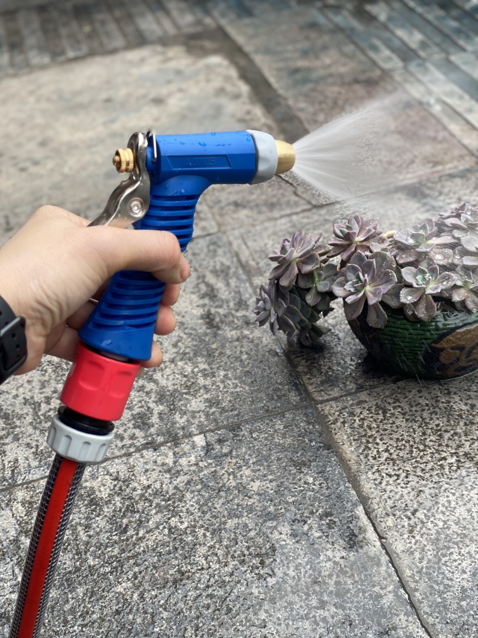 Bộ dây vòi tưới cây rửa xe tháo lắp nhanh C-mart A0705 gồm dây 4m