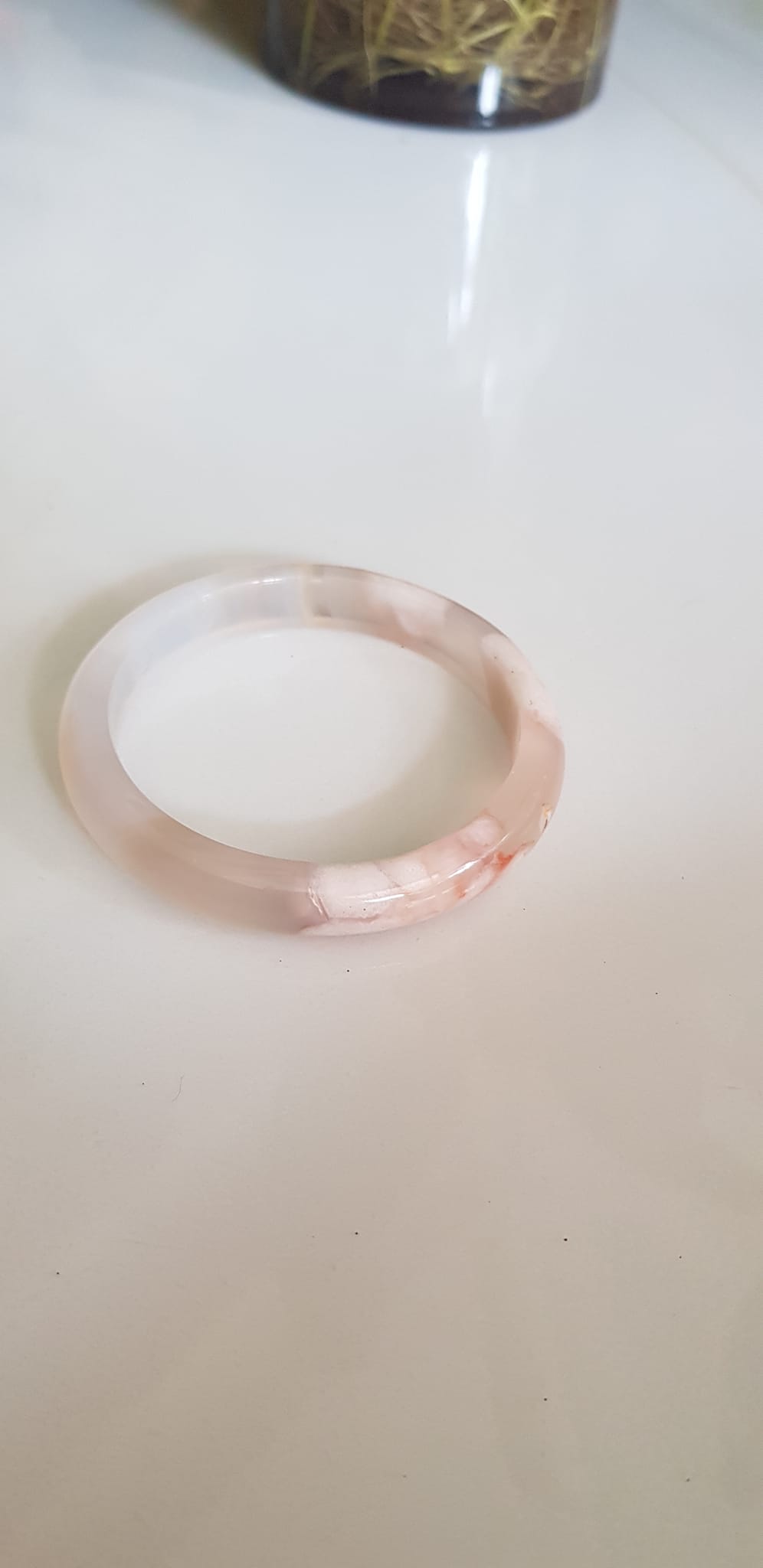 Vòng tay Nữ Bản Hẹ Mới Đá Mã Não Trắng Tuyết rau câu trong bóng quá đẹp luôn ạ Vòng Ni 53mm  x Cao 10mm x dầy 6,5mm Nữ mệnh Kim mệnh Thủy Cân nặng 52kg - 55kg đeo xinh tay đẹp lắm ạ