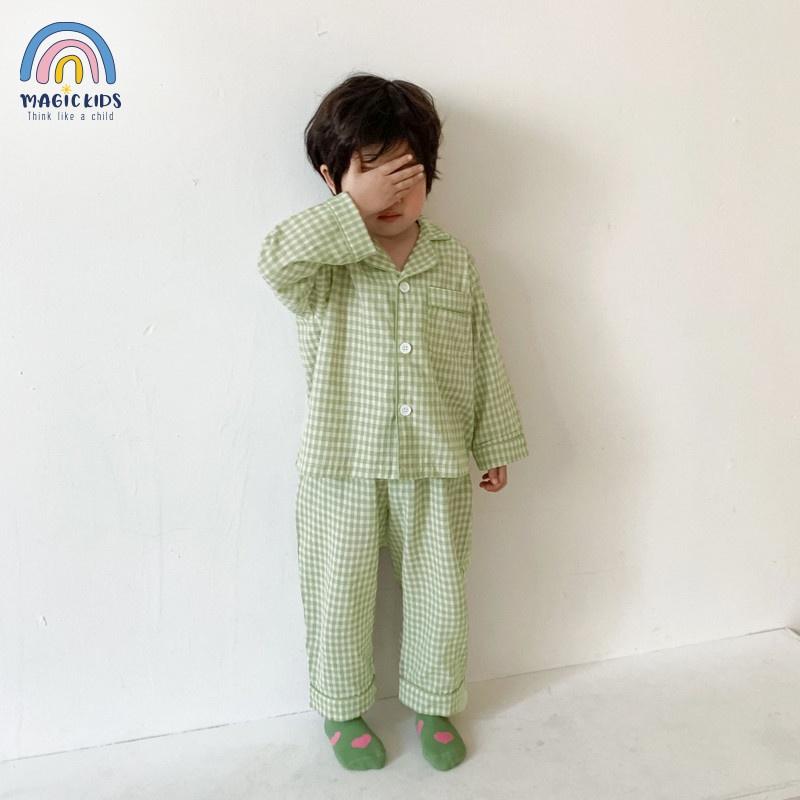 Đồ bộ dài tay pijama bé trai, bé gái Magickids kẻ caro dễ thương chất kẻ xốp Hàn Quốc Đồ ngủ mẫu mới 2022 BR22028