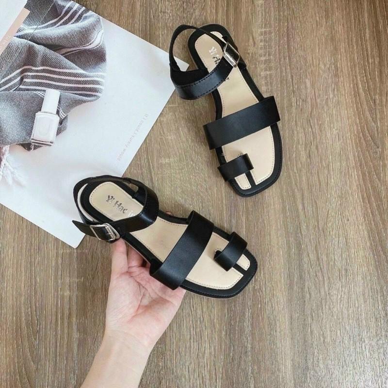 SANDAL BỆT XỎ NGÓN ĐI DU LỊCH CHƠI BAO HỢP NÈ. Dáng hàn quốc luôn