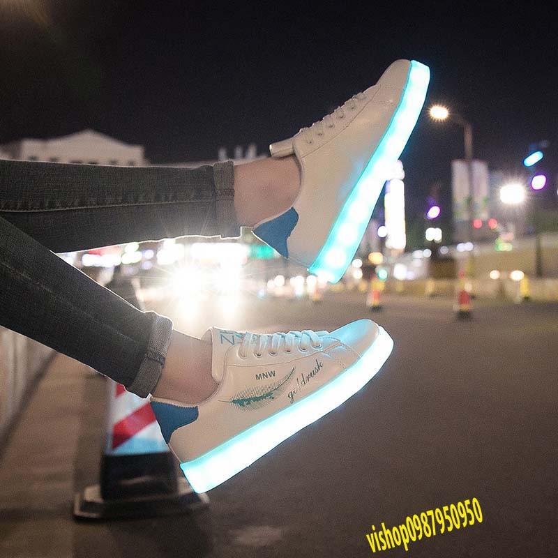GIÀY PHÁT SÁNG LÔNG VŨ XANH - 8 CHẾ ĐỘ SÁNG 7 MÀU mã UD857
