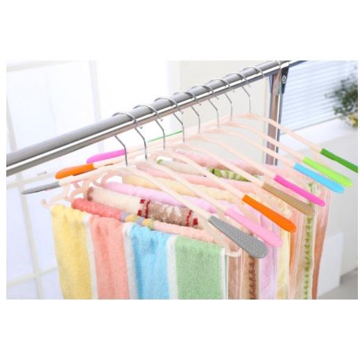 Móc Treo Quần Áo Bằng Nhựa