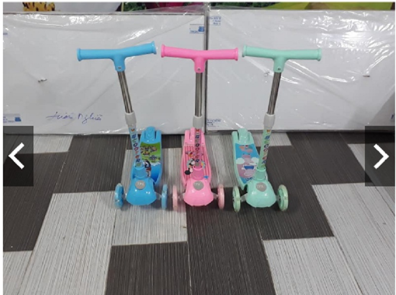 Xe trượt Scooter mẫu mới 2019 (hàng Cao cấp có giảm xóc + phanh chân)- màu cho bé gái