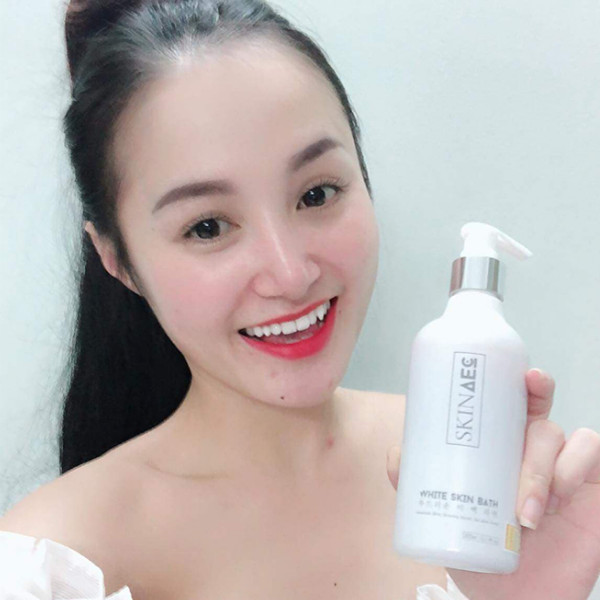 Sữa Tắm Trắng Da Hàng Ngày Tẩy Tế Bào Chết Skin AEC White Skin Bath (300ml) - Tẩy Tế Bào Chết, Làm Sạch Và Dưỡng Ẩm