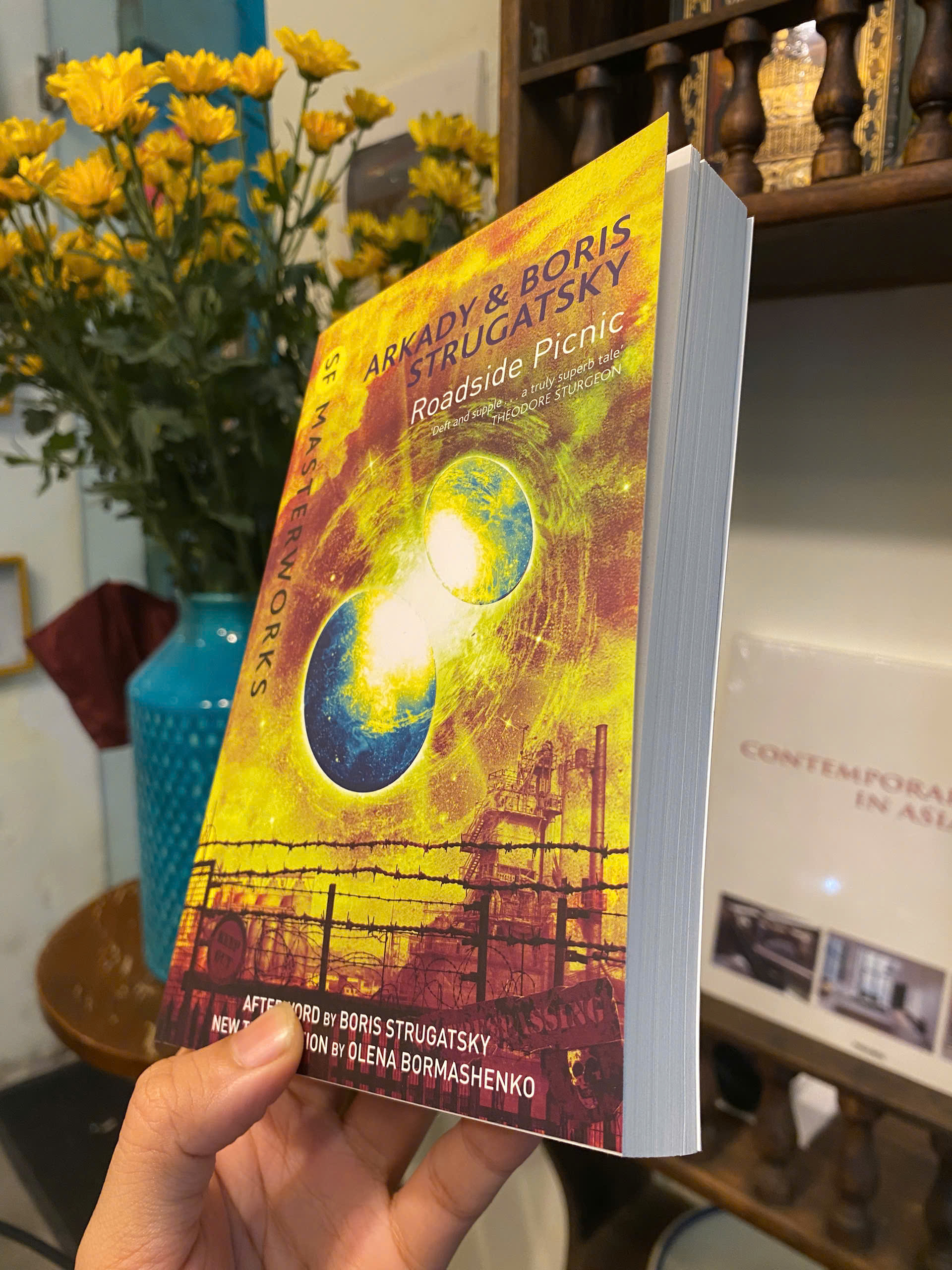 Sách - SF Masterworks: Roadside Picnic by Arkady Strugatsky | Science Fiction / Fantasy / Ngoại văn