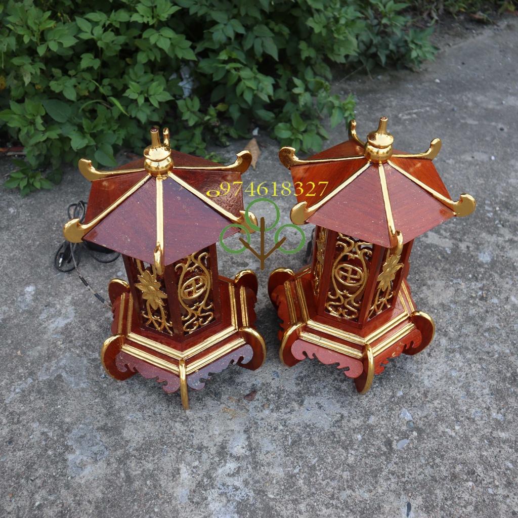 Cặp đèn thờ mái chùa để bàn gỗ hương vàng cao 41cm