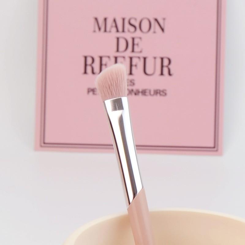 Cọ Tạo Khối Mũi Fenty F202