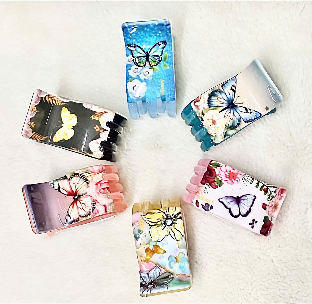 Kẹp tóc càng cua hình con bướm sắc màu đẹp thời trang - Kẹp tóc 2 lớp rất chắc chắn ( nhựa tốt )