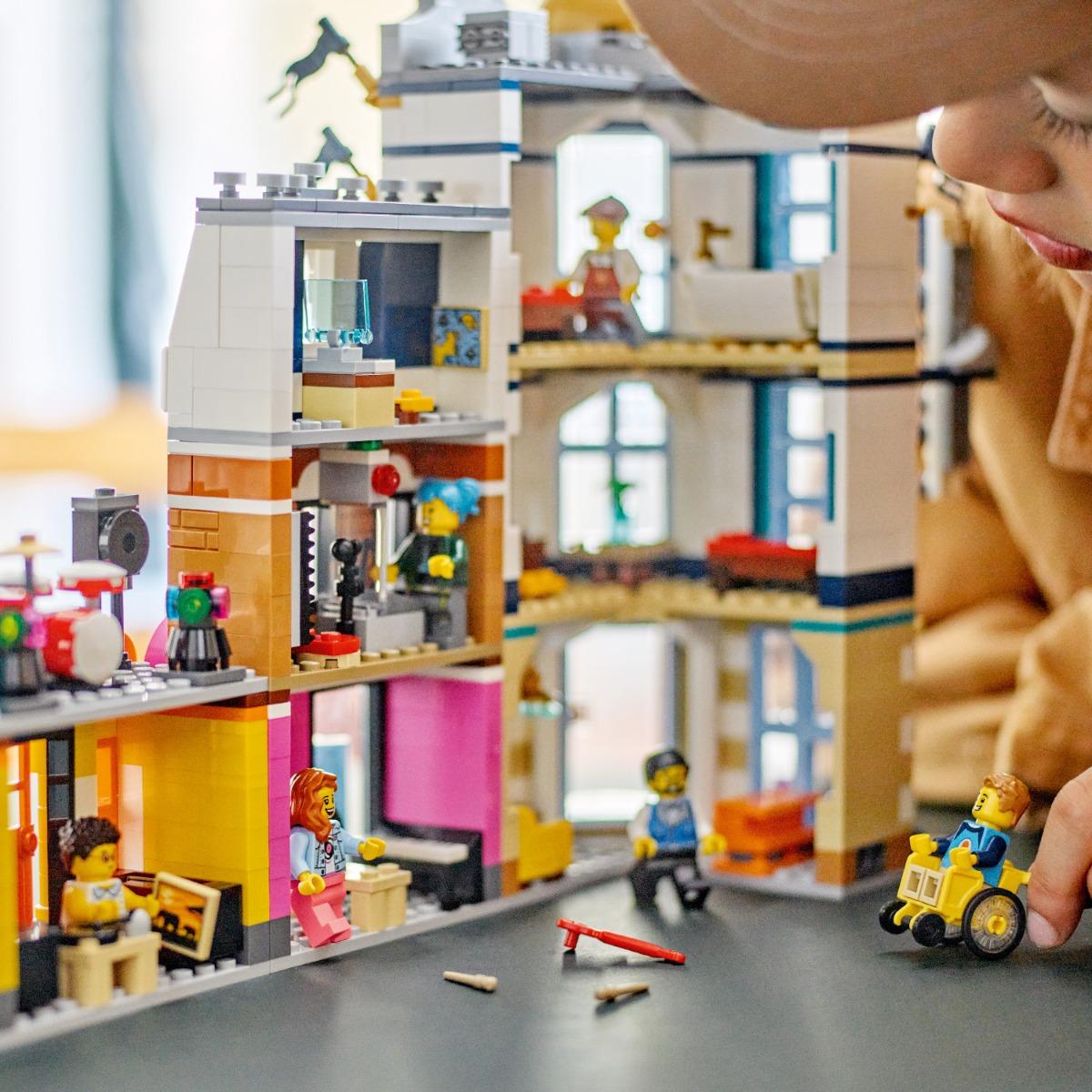 Đồ Chơi Lắp Ráp Khu Phố Trung Tâm LEGO CREATOR 31141