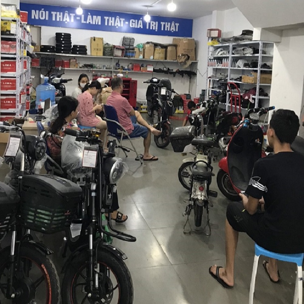 SẠC DÀNH CHO XE MÁY ĐIỆN VESPA - SẠC DÒNG ĐIỆN CHUẨN - NGẮT ĐIỆN TUYỆT ĐỐI - BẢO VỆ XE - KÉO DÀI TUỔI THỌ ẮC QUY - LOẠI 60V-20AH HOẶC 48V-20AH CHÂN ĐẶC